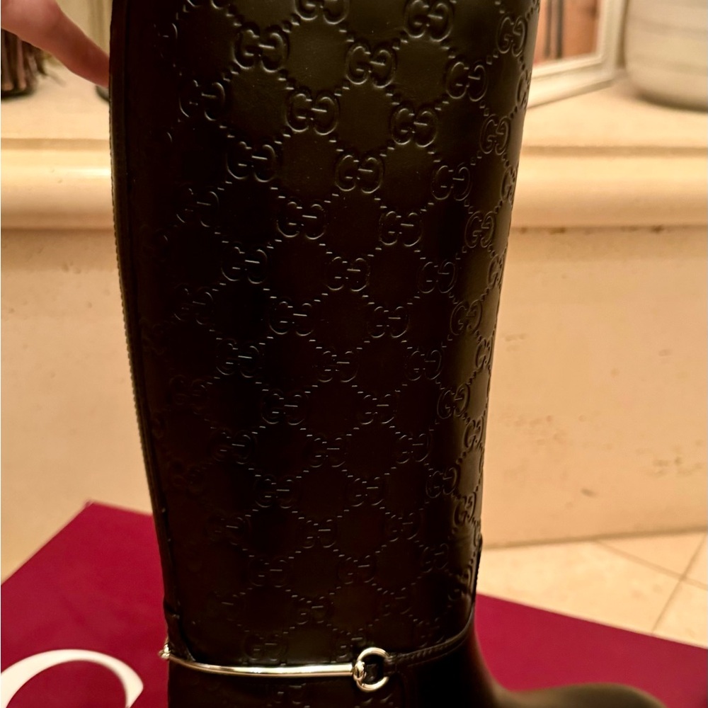 New in box GUCCI GG embossed black Leather boots size 38 - Picture 4 of 5